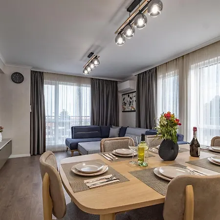 شقة Aria Luxury Apartmet فارنا