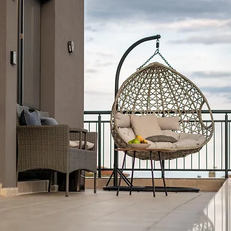 Aria Luxury Apartmet Apartment Warna