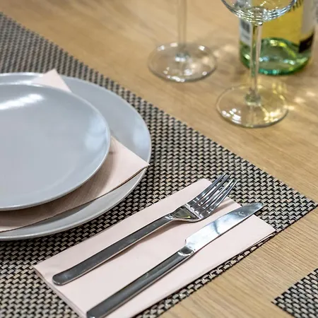 Aria Luxury Apartmet Warna