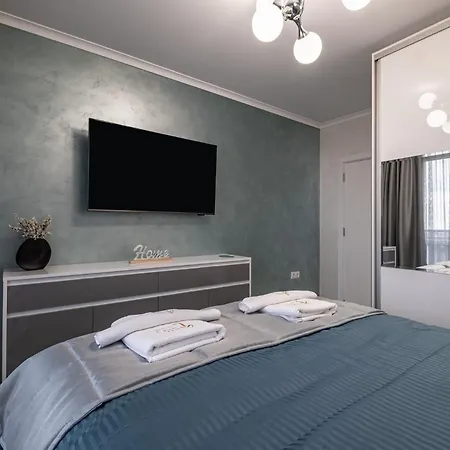 Aria Luxury Apartmet Apartment Warna